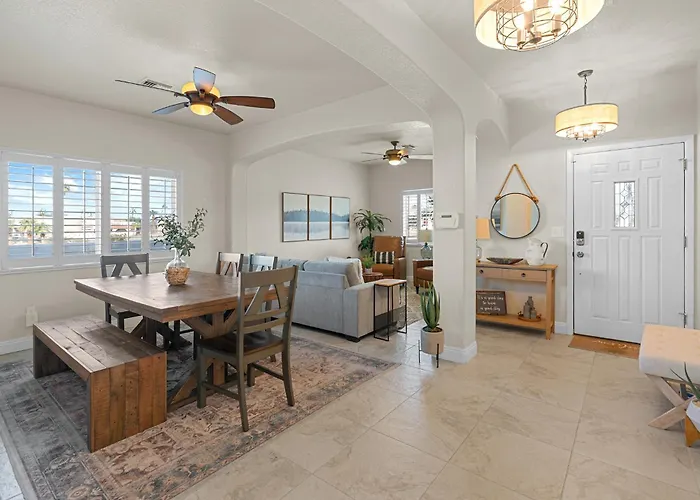 The Sun Chaser 4 Bedroom Pool, And Endless Views Holiday home Lake Havasu City