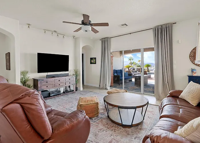 Holiday home The Sun Chaser 4 Bedroom Pool, And Endless Views Lake Havasu City