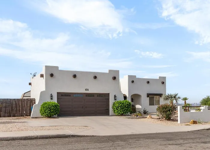 The Sun Chaser 4 Bedroom Pool, And Endless Views Holiday home Lake Havasu City