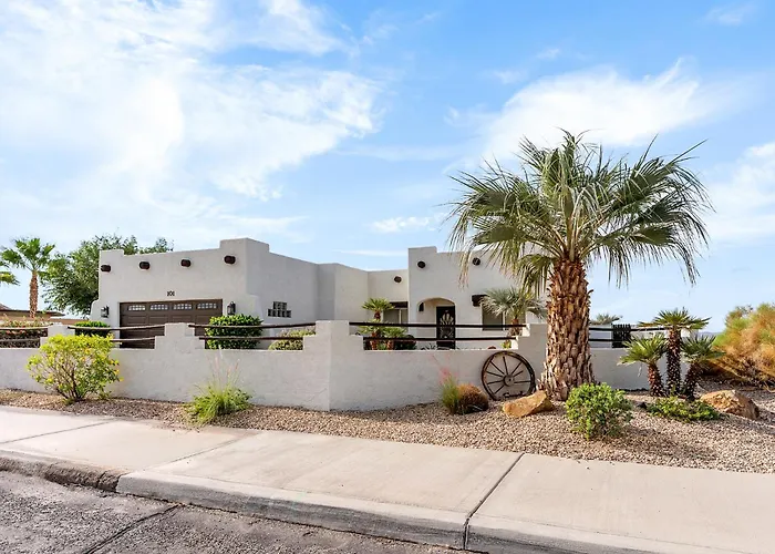 Holiday home The Sun Chaser 4 Bedroom Pool, And Endless Views Lake Havasu City