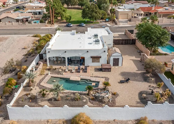 The Sun Chaser 4 Bedroom Pool, And Endless Views Lake Havasu City